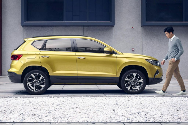 Về tổng quan thị trường, phân khúc xe ôtô bình dân hiện chiếm tới một phần ba tổng thị trường ô tô tại Trung Quốc cũng như khoảng 80% lựa chọn xe hơi đầu tiên của các khách hàng. Điều thú vị, VW cho biết độ tuổi trung bình cùng những người mua xe lần đầu tiên tại Trung Quốc trẻ hơn 20 tuổi so với các quốc gia châu Âu hay Mỹ, và sẵn sàng chi khoảng từ 8.000 tới 15.000 Euro (205 tới 385 triệu đồng) cho việc này.