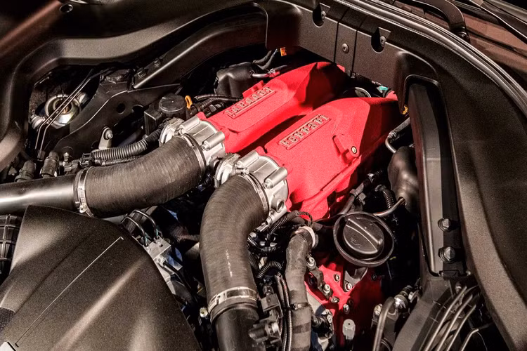 Nhiều người cho rằng Ferrari Roma chịu ảnh hưởng của những mẫu xe huyền thoại như Ferrari 275 GTB hay Daytona. Tuy nhiên như thường lệ, Ferrari từ chối khi nhắc đến nguồn cảm hứng của các mẫu xe mới và chỉ khẳng định thiết kế của xe nhằm tối ưu hóa khả năng vận hành, bao gồm cả ảnh hưởng của thiết kế lưới tản nhiệt, vị trí của cabin xe… 