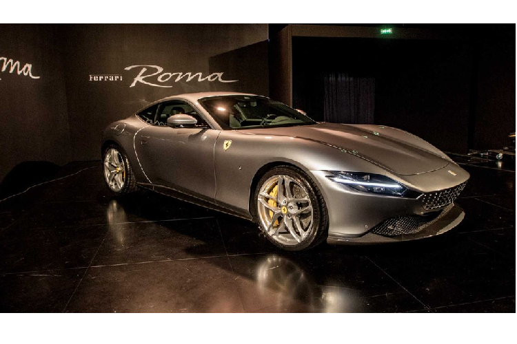 Vừa qua tại Roma, Italy, hãng siêu xe danh tiếng Ferrari đã ra mắt chính thức chiếc xe Ferrari Roma mới. Được đặt theo tên thủ đô của đất nước hình chiếc ủng, Ferrari Roma có mức giá khởi điểm từ 250.000 USD.