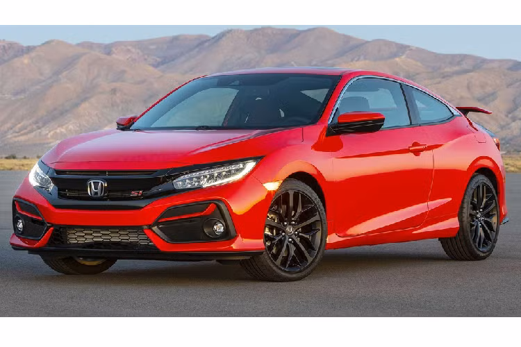  Honda Civic. Mẫu sedan có giá trị sử dụng cao và ổn định theo nhiều nghĩa. Bản động cơ tiêu chuẩn 2.0L và tùy chọn tăng áp 1.5L đều tiết kiệm nhiên liệu. Hộp số CVT hơi ồn với động cơ tiêu chuẩn nhưng hoạt động trơn tru với động cơ tăng áp. Ghế đặt hơi thấp nên ra vào xe không được thoải mái.
