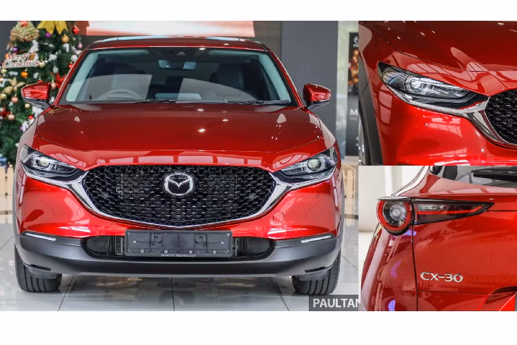 Cụ thể, Mazda CX-30 2.0L mới có tổng cộng 03 phiên bản được bán ra tại thị trường Malaysia bao gồm 02 phiên bản (Tiêu Chuẩn và High) máy xăng 2.0L và 01 phiên bản máy dầu 1.8L có giá cao nhất tương đương khoảng 917 triệu đồng.