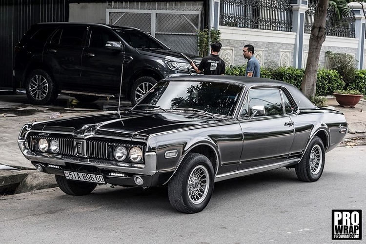 Chiếc coupe này thuộc thế hệ đầu tiên (1967 – 1970) và được sản xuất chỉ dành cho thị trường Mỹ, chiếc xe cổ 2 cửa này còn được bầu chọn là mẫu xe tốt nhất của năm 1967 - “Car of The Year” bởi tạp chí lừng danh Motor Trend.