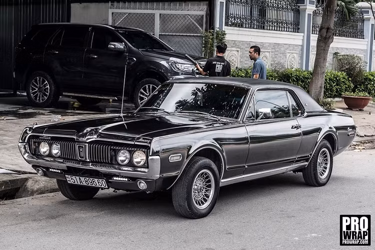 Chiếc coupe này thuộc thế hệ đầu tiên (1967 – 1970) và được sản xuất chỉ dành cho thị trường Mỹ, chiếc xe cổ 2 cửa này còn được bầu chọn là mẫu xe tốt nhất của năm 1967 - “Car of The Year” bởi tạp chí lừng danh Motor Trend.