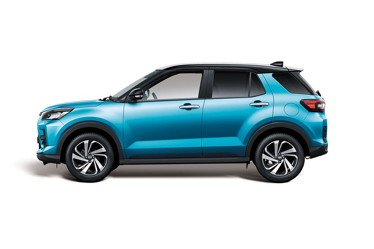 Tương tự Daihatsu Rocky, Raize hoàn toàn mới được phát triển dựa trên cơ sở gầm bệ DNGA của tập đoàn Toyota. Nhắm đến các thị trường đang nổi, DNGA vốn là phiên bản giá rẻ của cơ sở gầm bệ dạng mô-đun TNGA tiên tiến hơn hiện đang được dùng cho các mẫu xe Toyota như Camry, C-HR, Prius hay Corolla Altis đời mới.