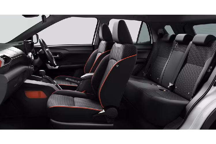 Khi có mặt trên thị trường, Raize 2020 sẽ được định vị thấp hơn đàn anh Toyota C-HR vốn cũng là SUV cỡ B. Giá xe Toyota Raize 2020 chưa được công bố, nhưng nó sẽ là mẫu SUV giá rẻ nhất của thương hiệu Toyota.