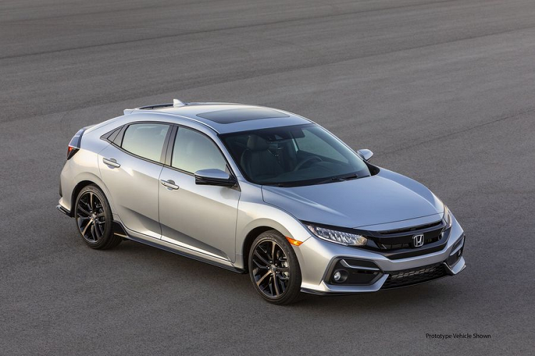 Tại thị trường Mỹ, Honda Civic 5 cửa 2020 có giá bán khởi điểm từ 21.650 USD (khoảng 503,4 triệu đồng) cho bản LX cơ sở nhất và Sport Touring hàng đầu có giá 28.850 USD (tương đương 670,9 triệu đồng).