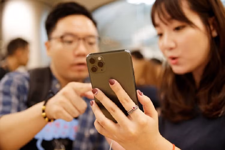 iPhone 11 Pro Max hot nhat dot sale ngay doc than tai TQ
