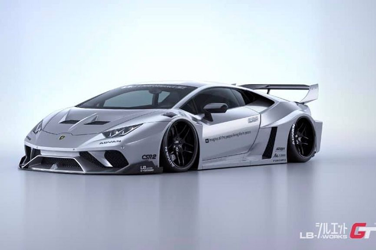 Trước đây, bản độ LB Walk Huracan từng khiến nhiều dân yêu xe mê mệt bởi "bộ cánh" chi chít các đinh tán lộ thiên hầm hố. Giờ đây, chúng đã hoàn toàn biến mất và phần thân xe cũng được nới rộng ra đáng kể.