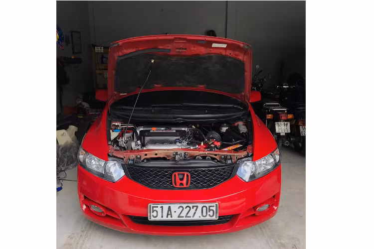 Mô-ment xoắn cực đại 188Nm đạt được tại 6.100 vòng / phút. Sức mạnh được truyền xuống cầu trước (FWD) thông qua hộp số tay 6 cấp (6 MT).