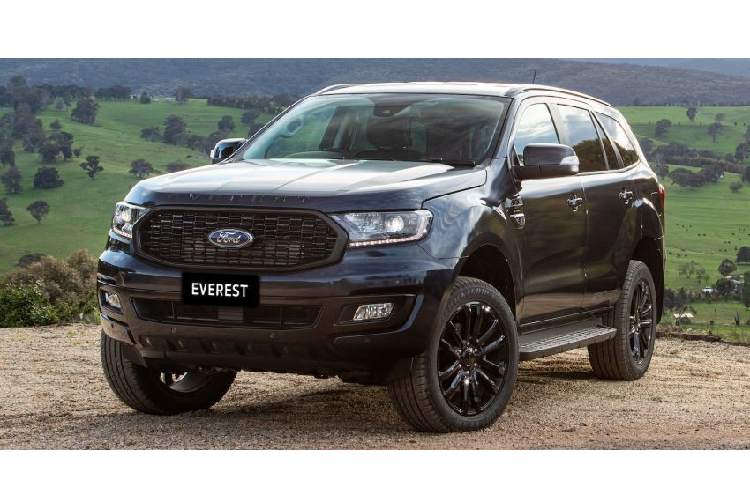 Hãng xe ôtô Mỹ vừa chính thức ra mắt mẫu SUV Ford Everest Sport 2020 mới cho thị trường Thái Lan với ngoại hình ấn tượng và giá bán niêm yết ở mức 1.462.000 Baht (tương đương 1,12 tỷ đồng). Tuy nhiên khách hàng mua xe từ nay đến 31/12 sẽ có giá ưu đãi là 1.399.000 Baht, (tương đương 1,07 tỷ đồng).