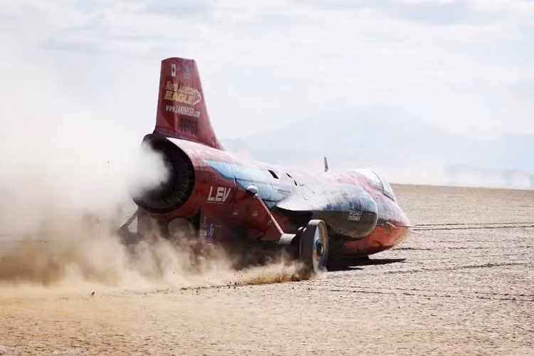 Tạm biệt tay đua nữ tài năng Jessi Combs.