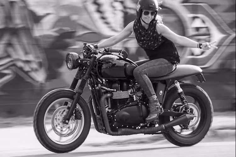 Trước khi xảy ra tai nạn một ngày, cô đã chia sẻ trên Instagram về mục tiêu lập kỷ lục tốc độ 996 km/h bằng xe gắn động cơ phản lực.