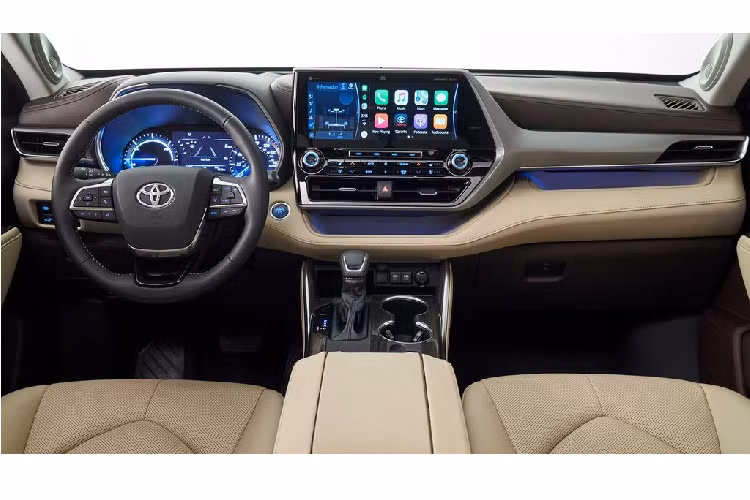 Tiếp theo là phiên bản Limited có giá 43.650 USD (hơn 1 tỷ đồng) được trang bị bộ mâm 20-inch (thay vì 18-inch tiêu chuẩn), thảm trải cốp, chức năng nhớ vị trí ghế, thông gió hàng ghế trước, bề mặt hoàn thiện da, hệ thống định vị, hệ thống âm thanh cao cấp, cốp điện thông minh...