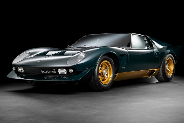Cũng có chung số phận như những chiếc Lamborghini Miura P400 S khác vào năm 1969, chiếc Miura trong bài đã được mua đi bán lại bởi nhiều nhà sưu tập xe khác nhau trước khi về với chủ nhân hiện nay là Walter Ronchi. Nhưng Walter Ronchi lại chính là người chủ đầu tiên biến nó trở thành một chiếc Miura “độc” nhất có một không hai trong làng xe.