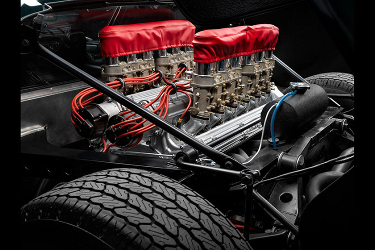 Cái tên này được đặt theo hai mẫu xe được các nhà thiết kế lấy cảm hứng để tạo ra mẫu xe này là Miura SVJ và Miura Jota cùng với những bộ phận còn sót lại của chiếc Jota độc nhất.