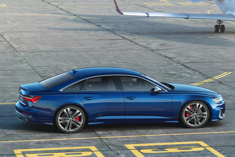 S6 2020 được trang bị động cơ V6 TFSI 2.9L cùng hệ thống hybrid hạng nhẹ 48 V, giúp giảm tiêu hao nhiên liệu, đồng thời tăng hiệu suất hoạt động của xe. Xe đạt công suất 444 mã lực và mô-men xoắn 600 Nm, tăng tốc 0-96 km/h mất 4,4 giây.