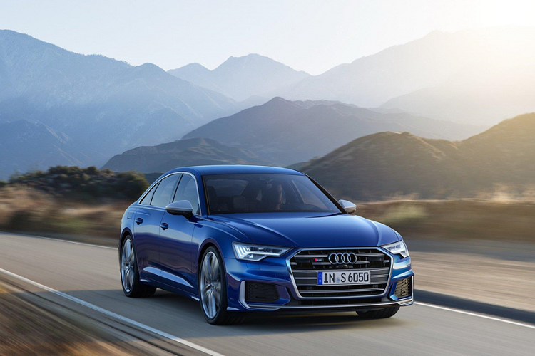 Khi ra mắt thị trường, mẫu xe Audi S6 2020 mới sẽ cạnh tranh với các đối thủ như BMW M550i xDrive (74.750 USD) hay Mercedes-AMG E53 (73.545 USD). Mức giá giữa 3 cái tên kình địch là khá sát nhau.