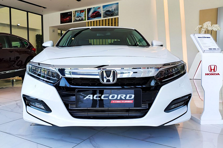 Tại các thị trường trong khu vực, mẫu xe Honda Accord 2019 mới thế hệ thứ 10 đã lần lượt được ra mắt tại Thái Lan vào tháng 3/2019, Indonesia vào tháng 7/2019 và nhận được sự quan tâm và yêu thích đặc biệt của đông đảo khách hàng. Mới đây, HVN cũng đã công bố ngày ra mắt của mẫu xe này tại triển lãm ôtô Việt Nam 2019.