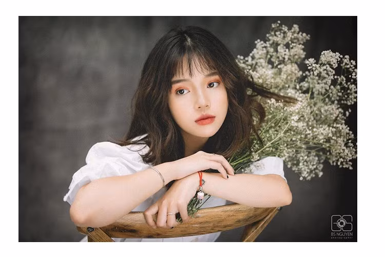 Sẽ thật thiếu sót nếu không nhắc đến cái tên Linh Ngọc Đàm trong danh sách những bóng hồng xinh đẹp nhất làng eSports. Cô nàng sinh năm 1996 đã có rất nhiều fan ngay từ khi mới bắt đầu công việc streamer cách đây 5 năm.