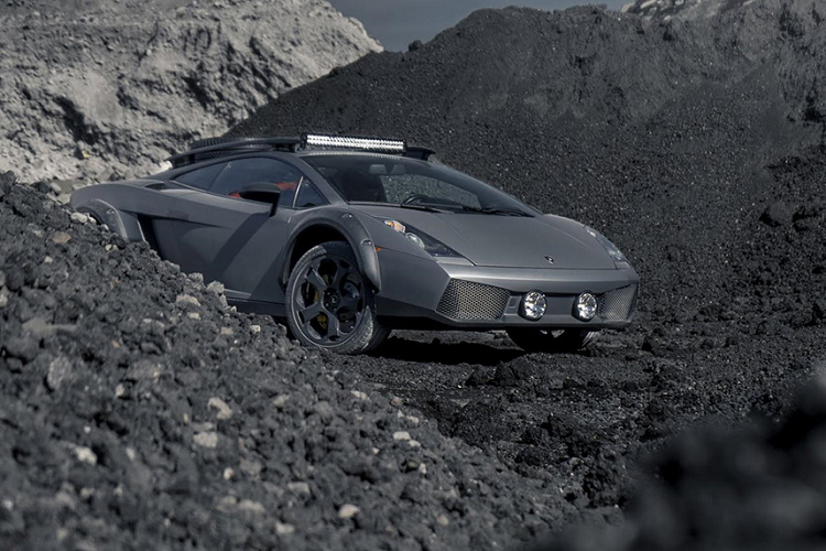 Lamborghini Gallardo sở hữu động cơ hút khí tự nhiên V10 5.0L, sản sinh công suất 520 mã lực và mô-men xoắn cực đại 510 Nm.