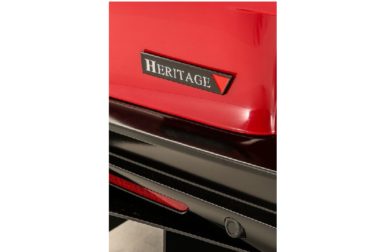 Các chi tiết độ khác xuất hiện trên cụm đèn trước &amp; sau kiểu mới, bộ cản trước hầm hố, bộ khuếch tán &amp; cánh lướt gió sau thể thao, cuối cùng là cụm ống xả đôi đặt chính giữa.