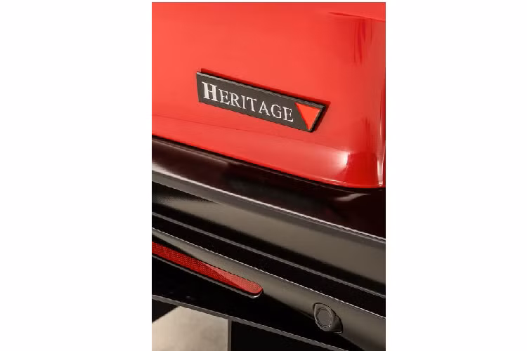 Các chi tiết độ khác xuất hiện trên cụm đèn trước &amp; sau kiểu mới, bộ cản trước hầm hố, bộ khuếch tán &amp; cánh lướt gió sau thể thao, cuối cùng là cụm ống xả đôi đặt chính giữa.