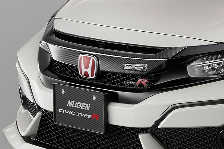 Gói nâng cấp mới của Mugen dành cho Honda Civic Type R sẽ được bán tại Nhật Bản trong tháng này. Nổi bật trong gói là tấm lưới tản nhiệt trung tâm bằng sợi carbon, giá bán lẻ của chi tiết này là 800 USD (tương đương 18,6 triệu đồng).