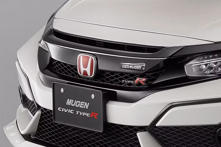 Gói nâng cấp mới của Mugen dành cho Honda Civic Type R sẽ được bán tại Nhật Bản trong tháng này. Nổi bật trong gói là tấm lưới tản nhiệt trung tâm bằng sợi carbon, giá bán lẻ của chi tiết này là 800 USD (tương đương 18,6 triệu đồng).