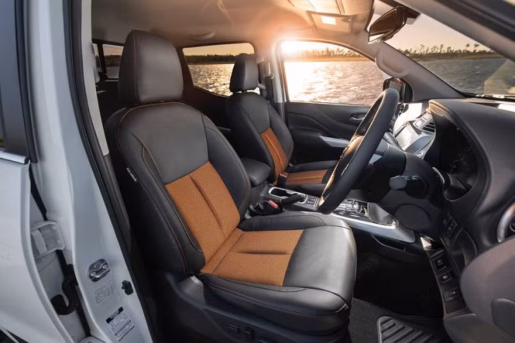 Phiên bản mới cũng có hệ thống thông tin giải trí Alliance In-Vehicle Infotainment (AIVI) hoàn toàn mới với màn hình cảm ứng màu 8.0 inch giao diện và menu người dùng đã được thiết kế lại, cả Apple CarPlay và Android Auto đều đi kèm theo tiêu chuẩn.