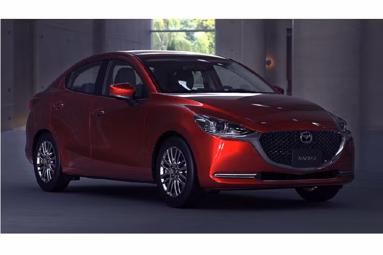 Mẫu xe Mazda2 2020 mới là phiên bản nâng cấp facelift giữa vòng đời của dòng xe Mazda2. Mazda2 hatchback và sedan mới đều sở hữu phong cách thiết kế cao cấp sắc sảo hơn khi được lấy cảm hứng từ dòng sedan Mazda6 mới (facelift 2018)