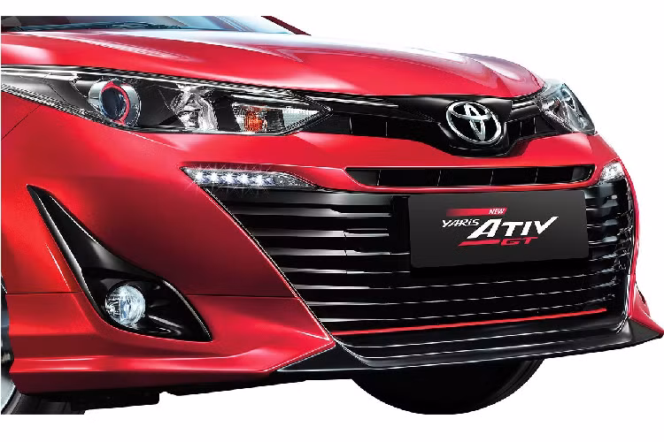 Mẫu xe sedan Toyota Yaris Ativ (Vios) được cung cấp động cơ xăng 4 xy-lanh thẳng hàng dung tích 1.2L (3NR-FXE) sử dụng công nghệ van biến thiên kép hoạt động bằng điện VVT-iE (Variable Valve Timing - intelligent by Electric motor) cho công suất tối đa 92 mã lực tại 6.000 vòng/phút và mô-men xoắn cực đại 109Nm có được từ 4.400 vòng/phút.