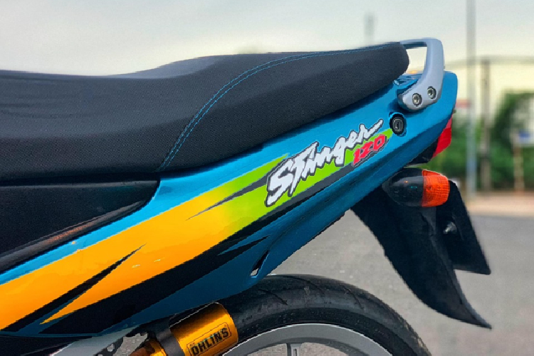 Dòng xe này đã không còn được sản xuất nữa nên phuộc này đã được chủ xe lấy từ một dòng xe khác hoặc thiết kế lại phần chân cho phù hợp chiều cao của dòng xe côn tay Stinger 120, cách chơi này hiện nay vẫn được áp dụng khá nhiều trên các mẫu xe chưa được Ohlins sản xuất phuộc