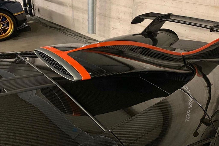 Với các chi tiết khí động học mới, chắc chắn Huayra Imola sẽ đạt được lực nén thân xe lớn hơn bất kỳ phiên bản Huayra nào từ trước tới nay, từ đó nâng cao độ ổn định và giúp chiếc xe có thể đạt tốc độ cao hơn ở mỗi khúc cua.