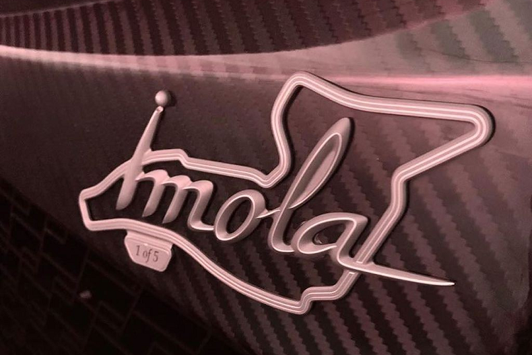 Tuy nhiên những thông tin về chủ nhân đầu tiên của chiếc xe lại được cung cấp khá đầy đủ: đó chính là Oleg Egorov - Người sáng lập kiêm sở hữu hãng độ TopCar Design tới từ Nga. Ngoài Huayra Imola, ông Egorov còn có một chiếc Zonda "hàng thửa" khác có tên gọi Unica. 