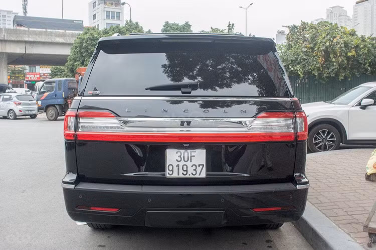 Đặc biệt, chỉ có Lincoln Navigator 2019 Black Label - Phiên bản cao cấp nhất mới có nội thất "sang - xịn - mịn" đến vậy, còn những phiên bản khác, người dùng sẽ không thể cảm nhận hết chất Mỹ của xe