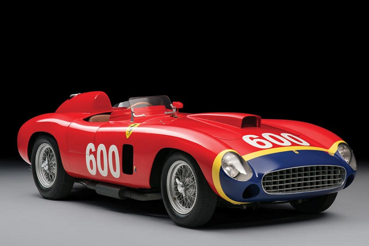 Ferrari 290 MM 1956 – 29.649.000 USD Các nhà sưu tập luôn cực kỳ them muốn những chiếc xe đua Scuderia Ferrari Works, và chiếc 290 MM 1956 đã từng là một nhà chiến thắng vinh quang trong thời của nó. Bên cạnh đó, chiếc xe ở đây còn từng được lái bởi hàng loạt huyền thoại như Juan Manual Fangio, Stirling Moss, Phil Hill, Peter Collins, và Wolfgang von Trips. Nó đã được bán tại một buổi đấu giá diễn ra ở New York với số tiền 28.050.000 USD trong năm 2015.