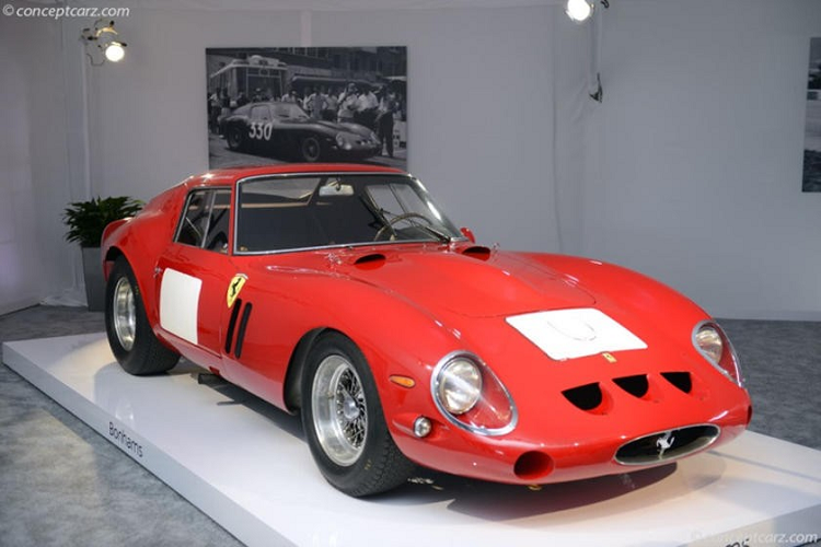 Ferrari 250 GTO 1962 – 40.338.000 USD Cho tới khi số khung gầm 3413GT được mang bán đấu giá, chiếc 250 GTO mã số 3851GT đã giữ kỷ lục chiếc xe bán đấu giá cao nhất trong lịch sử. Nó được bán với giá 38.115.000 USD vào cuối tháng 8 năm 2014 tại Carmel, California. Chỉ có 33 chiếc 250 GTO chuẩn chỉnh từng được chế tạo, và tất cả đều có trang bị động cơ V12 dung tích 3.0 lít sản sinh 296 mã lực.