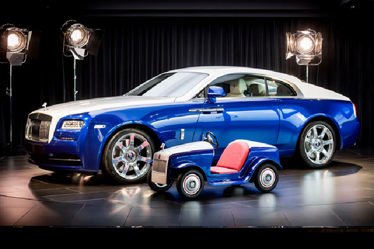 Chỉ có duy nhất một chiếc SRH được sản xuất dựa trên nguyên bản của xe Rolls-Royce Wraith. Xe chủ yếu dành cho mục đích từ thiện. Các em nhỏ trong lúc chờ đợi phẫu thuật sẽ được lái thử xe để vơi bớt cảm giác căng thẳng. 