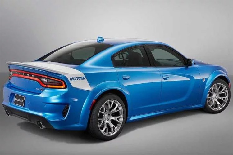 Và để kỷ niệm 50 năm ra mắt mẫu xe huyền thoại này, Dodge vừa tung ra phiên bản đặc biệt mới thuộc dòng Charger với cái tên chính thức cực dài là Charger SRT Hellcat Widebody Daytona 50th Anniversary Edition.