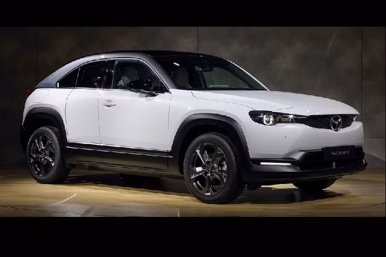 Triển lãm Tokyo Moto show 2019 đã chính thức khai cuộc tại thủ đô của Nhật Bản. Triển lãm này là nơi ra mắt của mẫu xe Mazda MX-30 2020- mẫu xe điện thương mại đầu tiên mang thương hiệu Mazda.