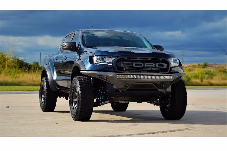 Động cơ này sử dụng kết hợp với hộp số tự động 10 cấp (SelectShift). Ở phiên bản nâng cấp này, nhà độ PaxPower đã tinh chỉnh động cơ xăng 2.3L Ecoboost lên mức công suất khoảng 350 mã lực (261 kilowatt), làm so sánh, nó mạnh hơn đáng kể so với công suất 210 mã lực của Ford Ranger Raptor 2.0L biturbo, hay 270 mã lực ở xe nguyên bản.