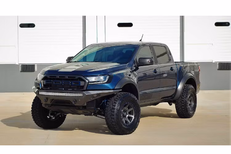 Khác với một số thị trường khác như Đông Nam Á hay Úc, dòng xe bán tải Ford Ranger tại Mỹ không sử dụng động cơ dầu, thay vào đó nó chỉ có 1 lựa chọn động cơ xăng 4 xy-lanh dung tích 2.3L tăng áp cổng nạp kép công nghệ Ecoboost chia sẻ với chung với Ford Explorer hay Mustang.