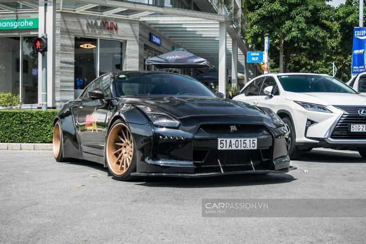 Đồng thời, giá thành sở hữu một chiếc xe thể thao Nissan GT-R R35 khá hợp lý. Chính vì thế mà R35 trở nên khá hấp dẫn với phần đông những người mê xe tịa nhiều nước trên thế giới.