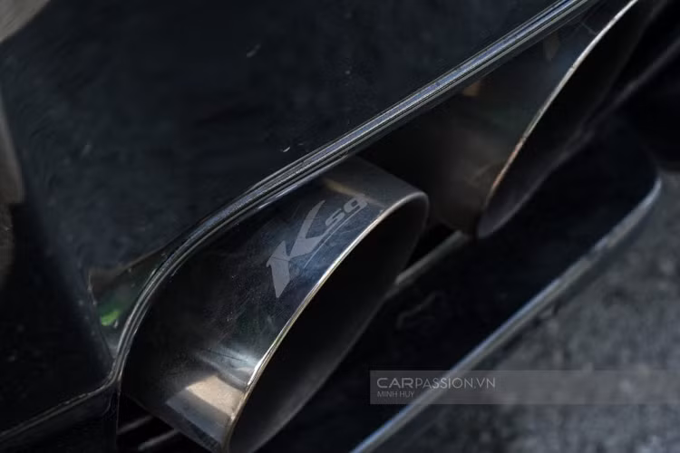 Âm thanh phát ra từ hệ thống ống xả mới có phần trầm ấm nhưng lại cho thấy rõ sự mạnh mẽ đến từ khối động cơ và sẵn sàng trở nên dữ tợn hơn sau khi người lái đạp mạnh chân ga.