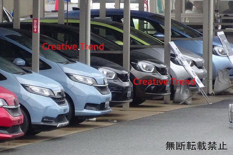 Phiên bản lấy cảm hứng từ crossover - Crosstar là bản duy nhất có lưới tản nhiệt lớn, hút gió lớn, thêm giá nóc kim loại và phần thân được nâng cao để tạo khoảng sáng gầm tốt hơn. Honda Jazz tại Việt Nam từng gây ấn tượng tốt bởi ngoại hình, sự đa dụng trên đường đô thị và sức mạnh.