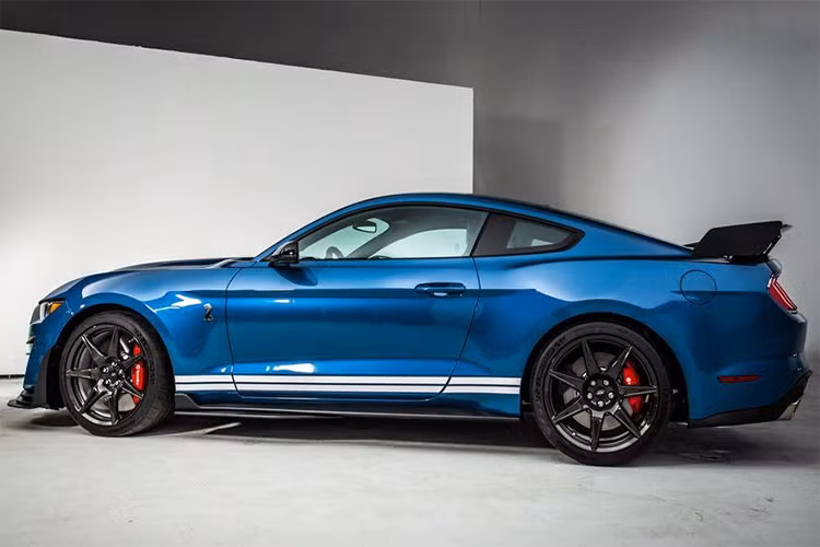 Tuy nhiên những người đam mê mẫu xe này vẫn còn cơ hội sở hữu bằng cách mua vé rút thăm may mắn. Mỗi vé đều có cơ hội trúng như nhau, vì thế để tăng cơ hội chiến thắng, người mua cần phải mua càng nhiều vé càng tốt.