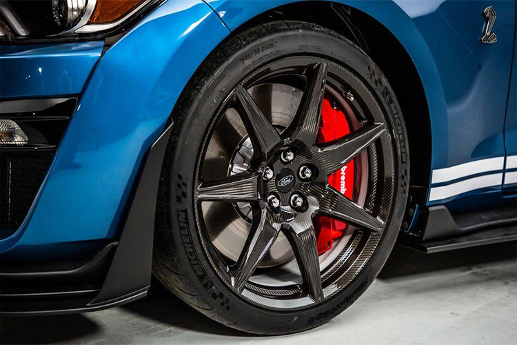 Dave Pericak, giám đốc sản phẩm của Ford cho biết sự nổi tiếng của GT500 tạo điều kiện tuyệt vời để giúp JDRF nghiên cứu và tìm ra phương pháp chữa bệnh tiểu đường. Sự kiện này không chỉ mang đến cơ hội sở hữu một chiếc GT500, nó còn thể hiện Ford luôn quan tâm đến hoạt động cộng đồng.