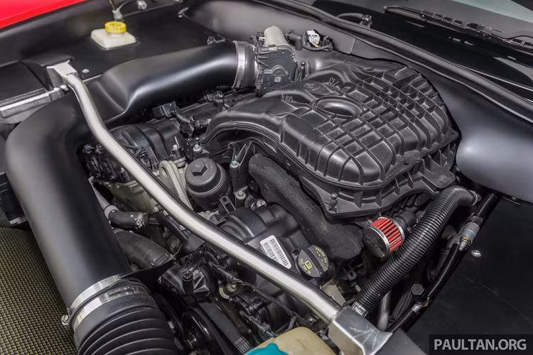 Bản cao cấp Bufori CS8 sử dụng động cơ siêu nạp Hemi V8 6.4L của Chrysler. Động cơ này sản sinh công suất 750 mã lực và mô-men xoắn 1.000 Nm. Xe đi kèm hộp số tự động 8 cấp và hệ dẫn động cầu sau. "Siêu xe" này có thể tăng tốc 0-100 km/h trong 3,5 giây và tốc độ tối đa 320 km/h.