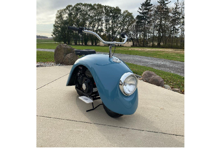 Ngoài ra còn có chiếc đèn pha lớn, đèn hậu phía sau cũng có nguồn gốc từ Beetle.