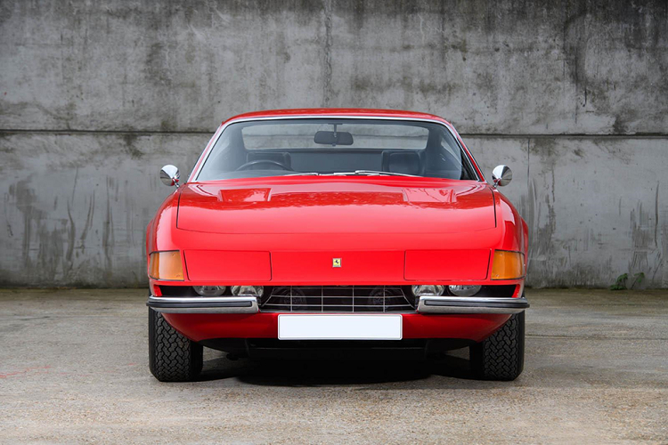Sắp tới, chiếc Ferrari 365 GTB/4 Daytona đời 1972 từng thuộc sở hữu của ca sĩ này sẽ được mang đấu giá tại Anh.